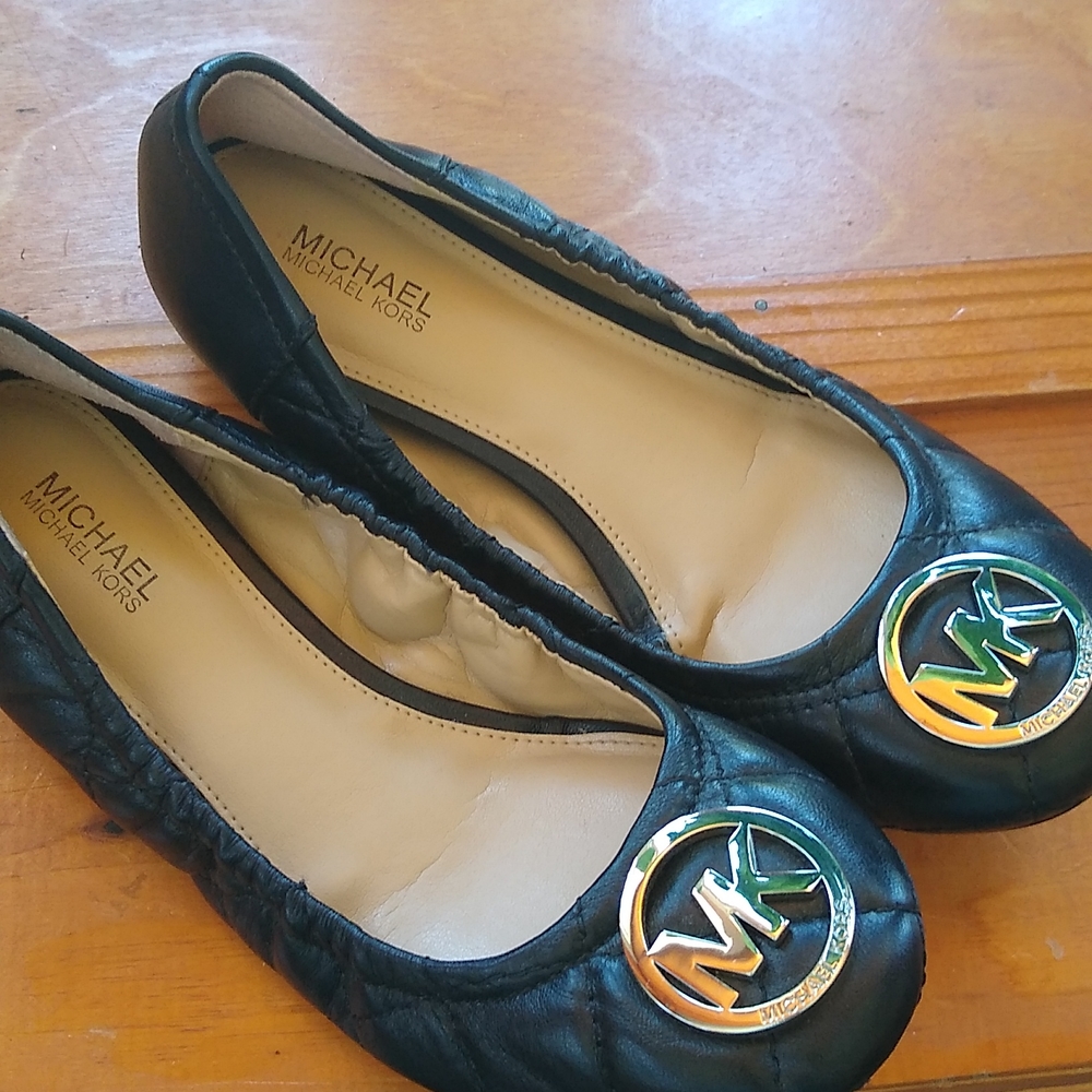 SOLD 💯 Authentic Michael Kors Quilted Flats